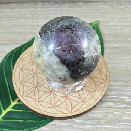 1.5" Garnet Sphere (4.2 oz) - Hand Carved, Polished - *STRENGTH* - *SECURTIY* - Reiki Healing