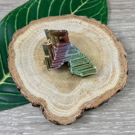 1.5" Bismuth Specimen (0.71 oz) -EXACT PIECE - Lab-Grown, High Purity - *Change Complex Thought*, "Team Cohesiveness", "Isolation"