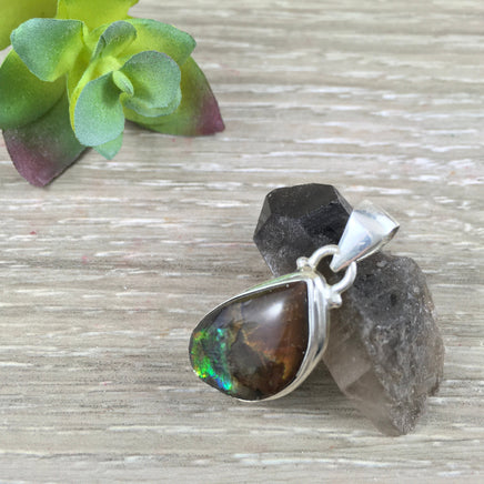 Natural Ammolite Pendant - 925 Sterling Silver - Gorgeous!  Lovely Colors - *PERFECTION* - *WISDOM* - *KNOWLEDGE* - Reiki Energy