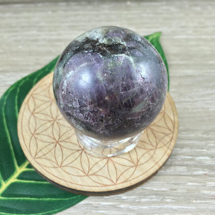 1.5" Garnet Sphere (4.2 oz) - Hand Carved, Polished - *STRENGTH* - *SECURTIY* - Reiki Healing